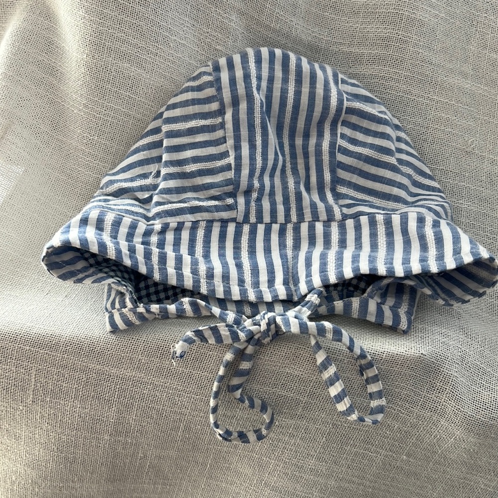Boutique bonnet, blue stripes 6-12m